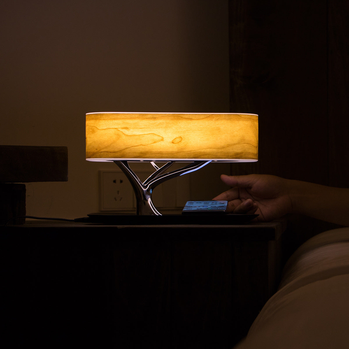 LumiSoundランプ™|ワイヤレス充電・Bluetoothスピーカー搭載ライト