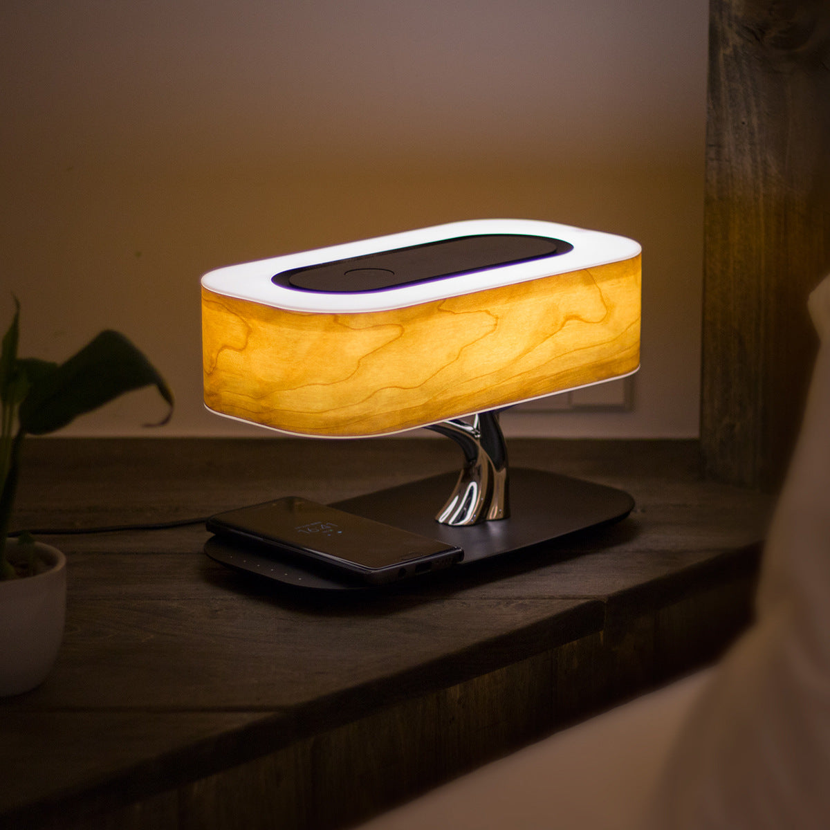 LumiSoundランプ™|ワイヤレス充電・Bluetoothスピーカー搭載ライト